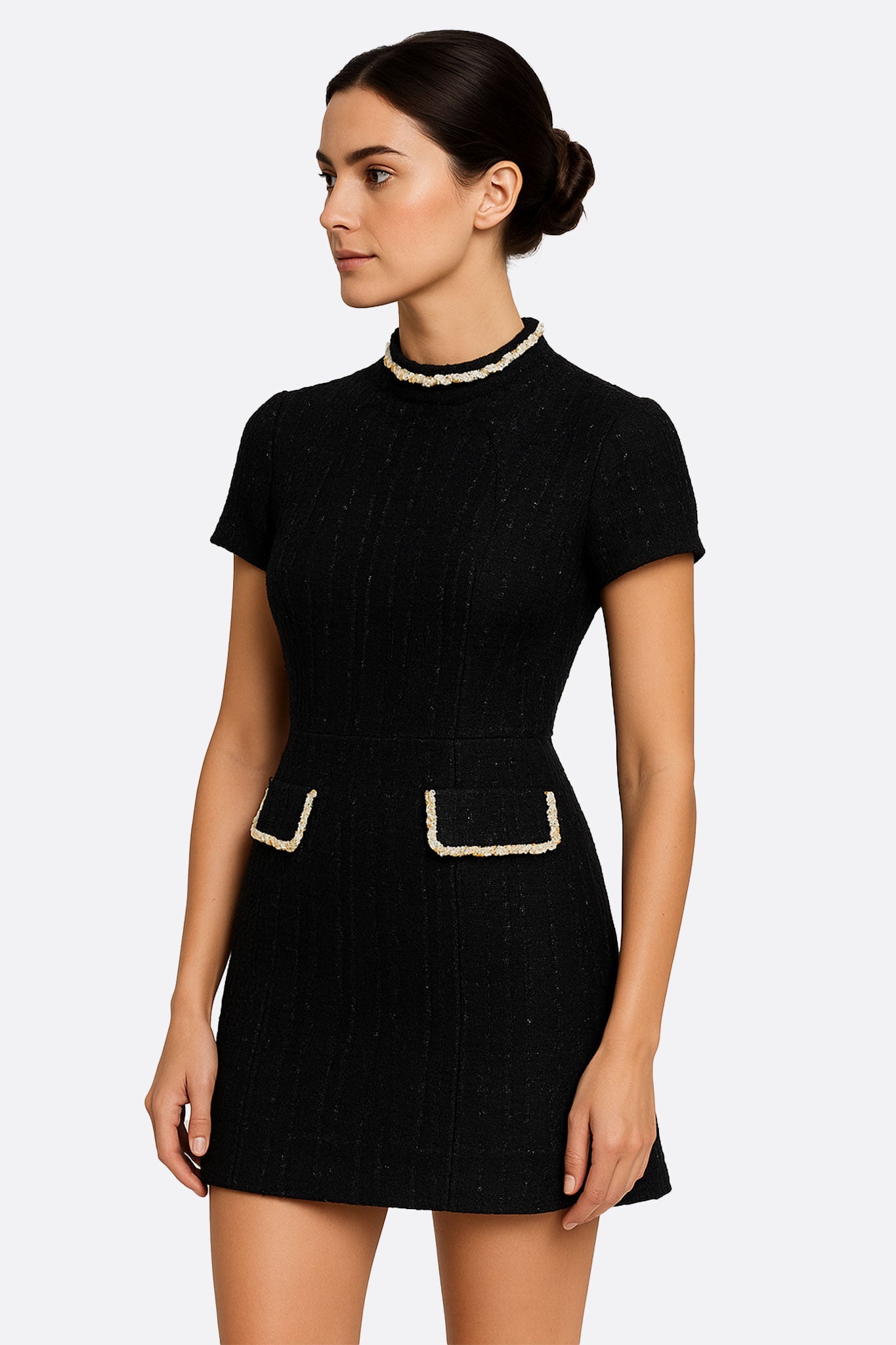 Robe courte en tweed noir à col perlé doré - MISCIANO