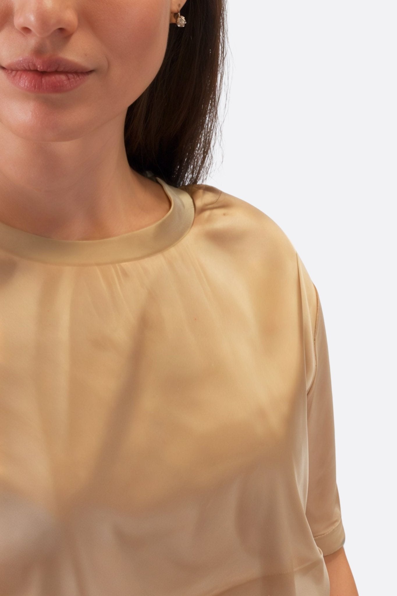 T-shirt à manches courtes en satin beige - MISCIANO