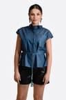 Blusa senza maniche in denim blu con colletto classico