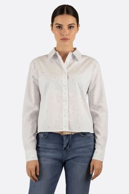 Elegante camicia bianca in cotone con righe delicate e strass, perfetta per un look chic in ufficio o in serata.