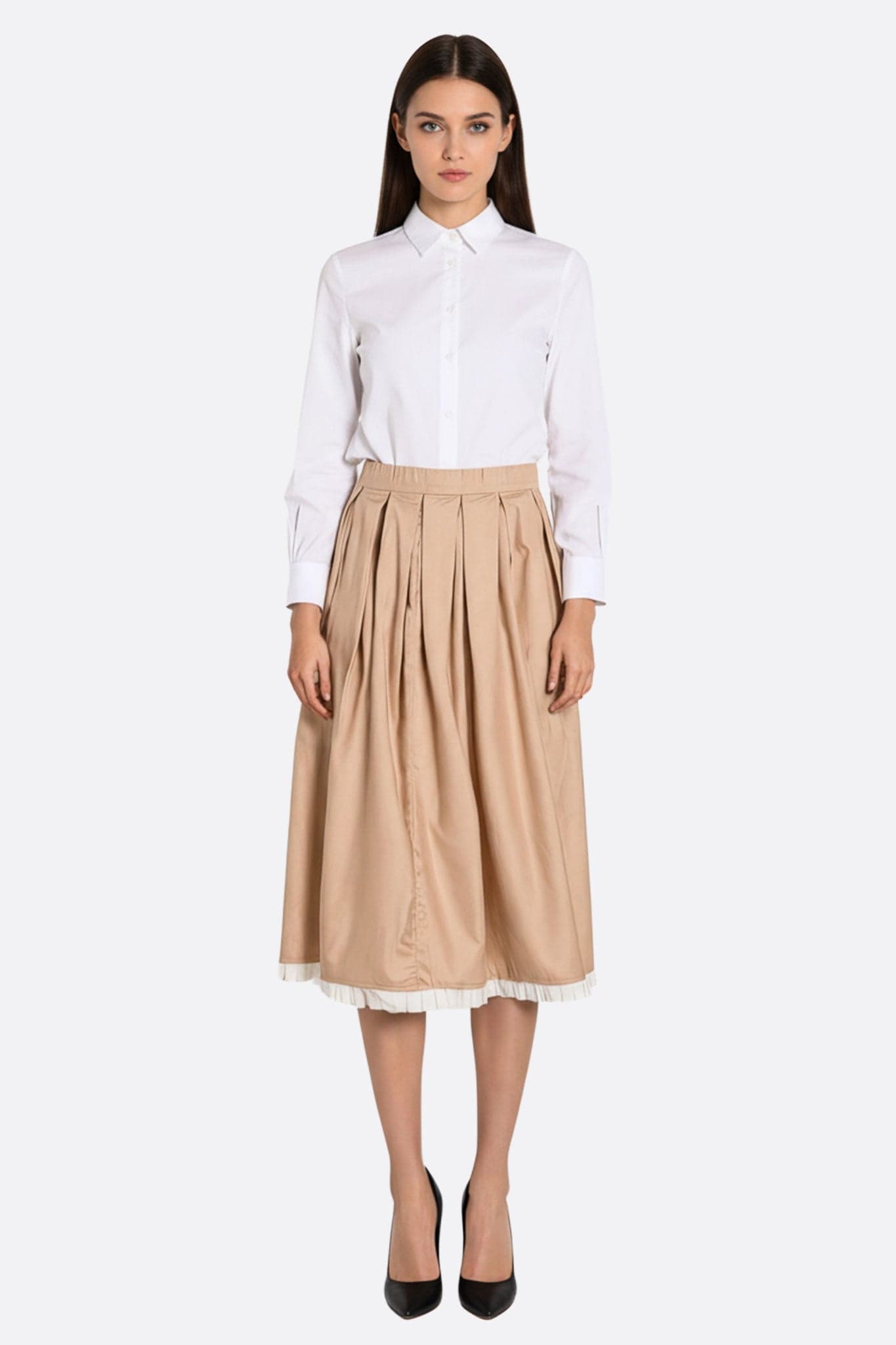 Gonna midi plissettata beige con bordi a contrasto, perfetta per creare look eleganti e femminili in ogni occasione.