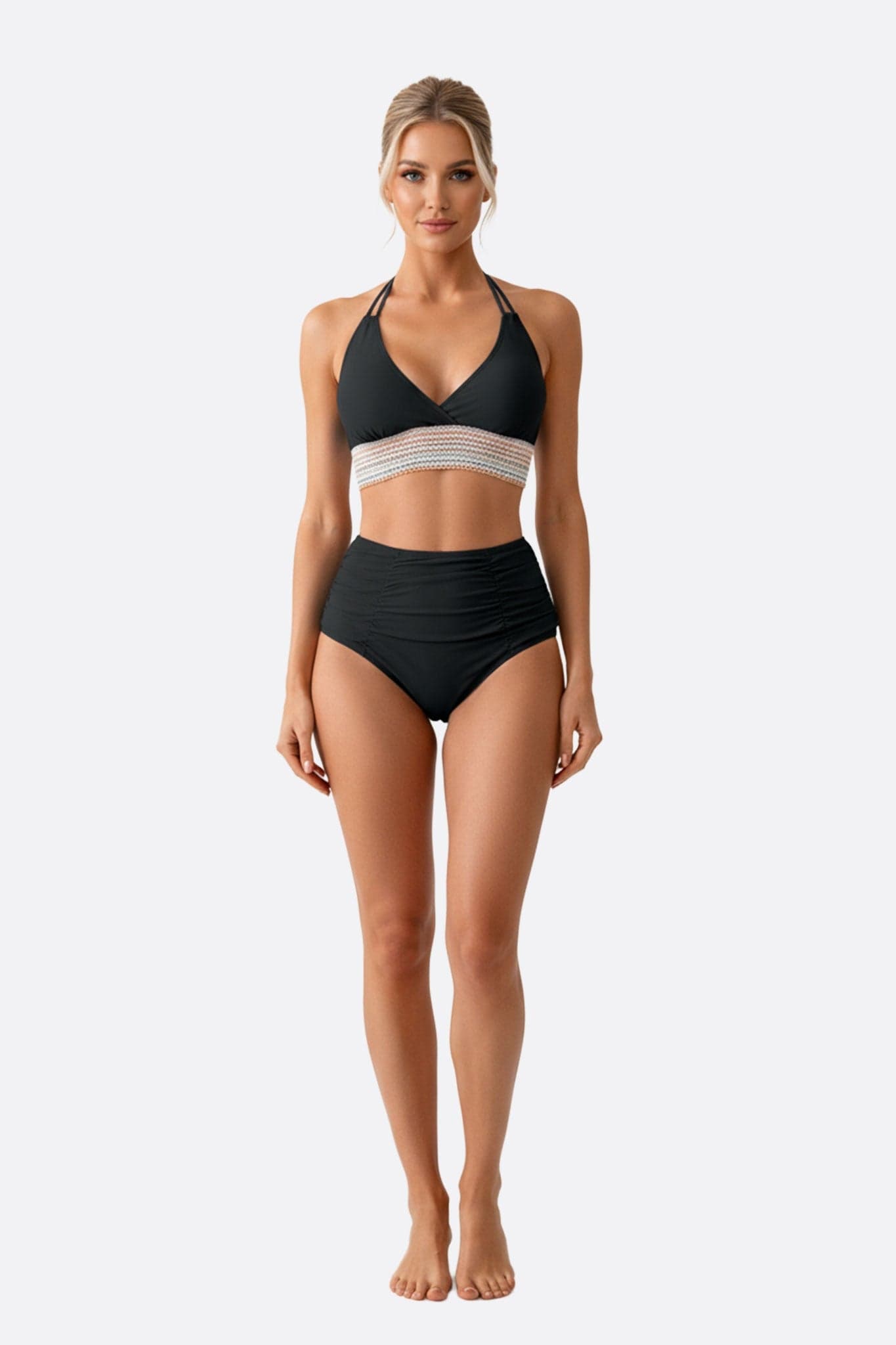 Bikini nero a due pezzi con bande multicolori, ideale per esaltare la silhouette, perfetto per l'estate.