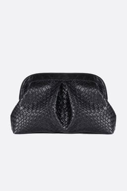 Pochette nera con finitura intrecciata, accessorio chic per completare un outfit da sera o un evento speciale.