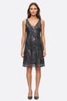Robe nera scintillante con paillettes e scollatura a V