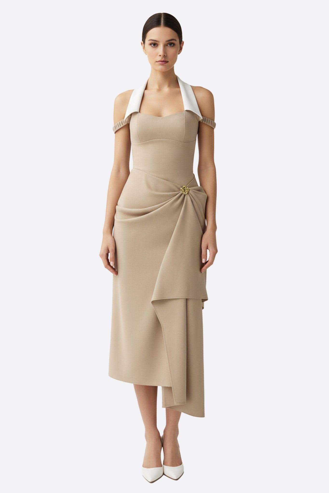 Beiges Crêpe-Midikleid mit Drapierung und kontrastierendem Ausschnitt, perfekt für einen eleganten und raffinierten Abend