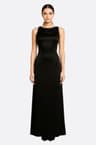 Robe lunga in satin nero con scollatura americana