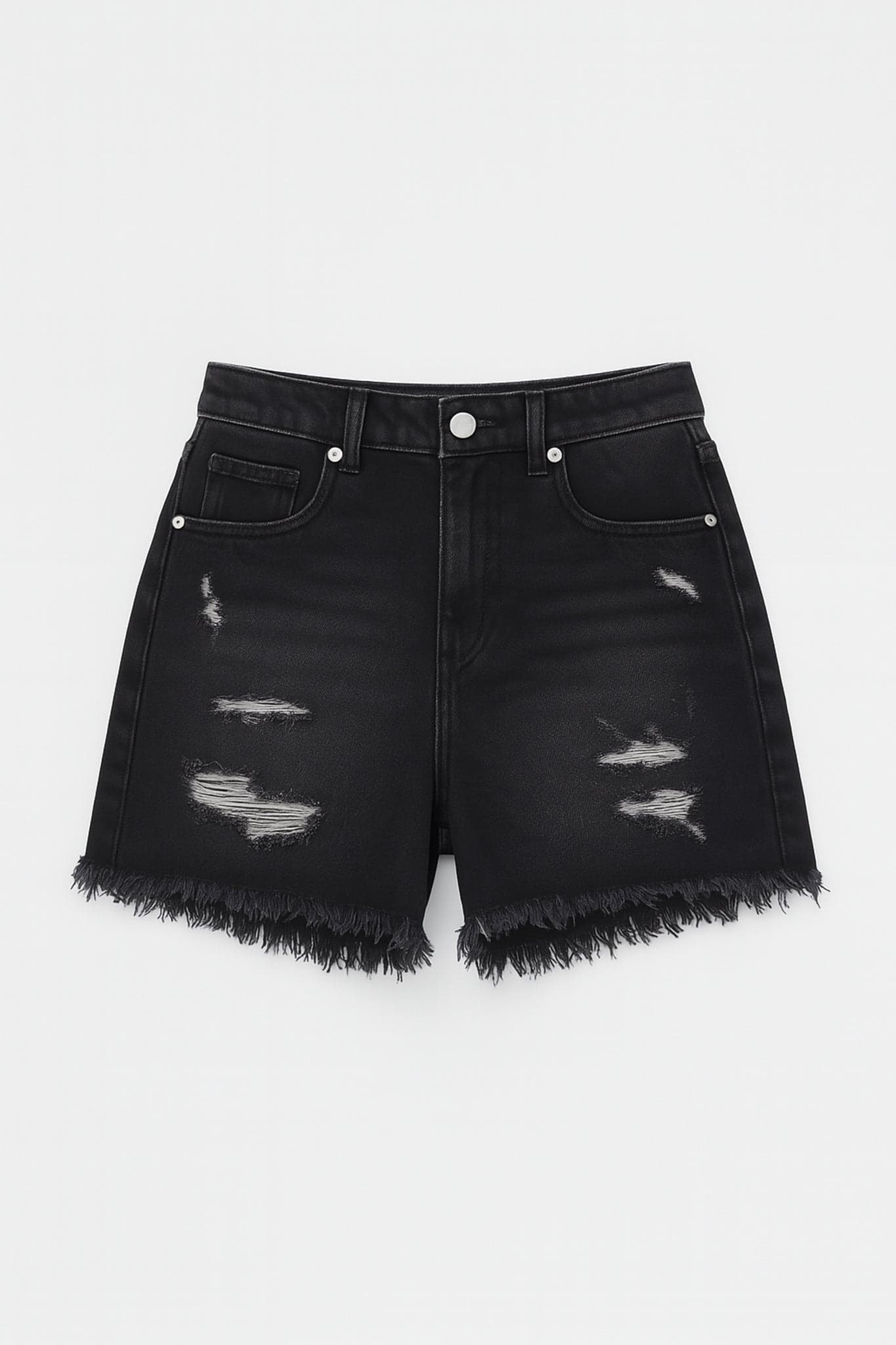 Short nero in denim slavato, stile destroy, sfilacciato, perfetto per un look casual e chic.