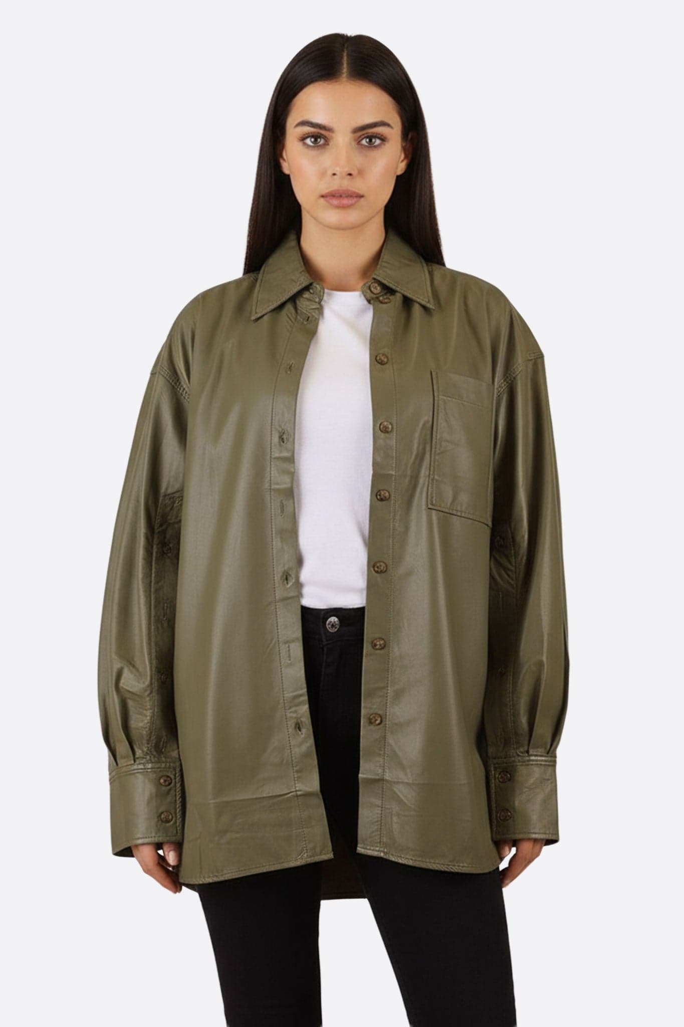 Giacca oversize in similpelle verde kaki, perfetta per un look casual e chic da indossare in ogni occasione.