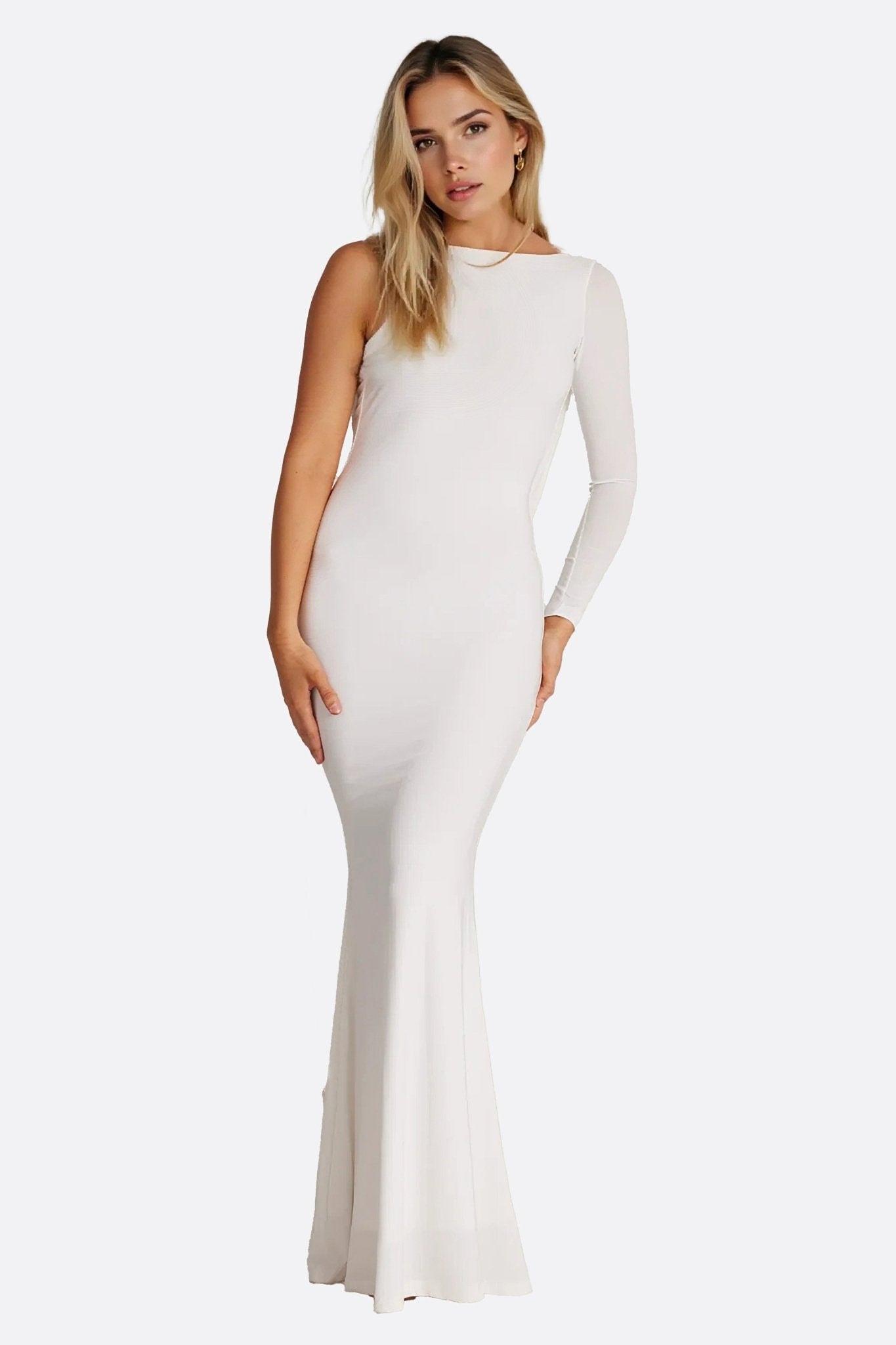 Vestido largo blanco con escote drapeado pronunciado, realzado por cordones, perfecto para un look moderno y elegante.