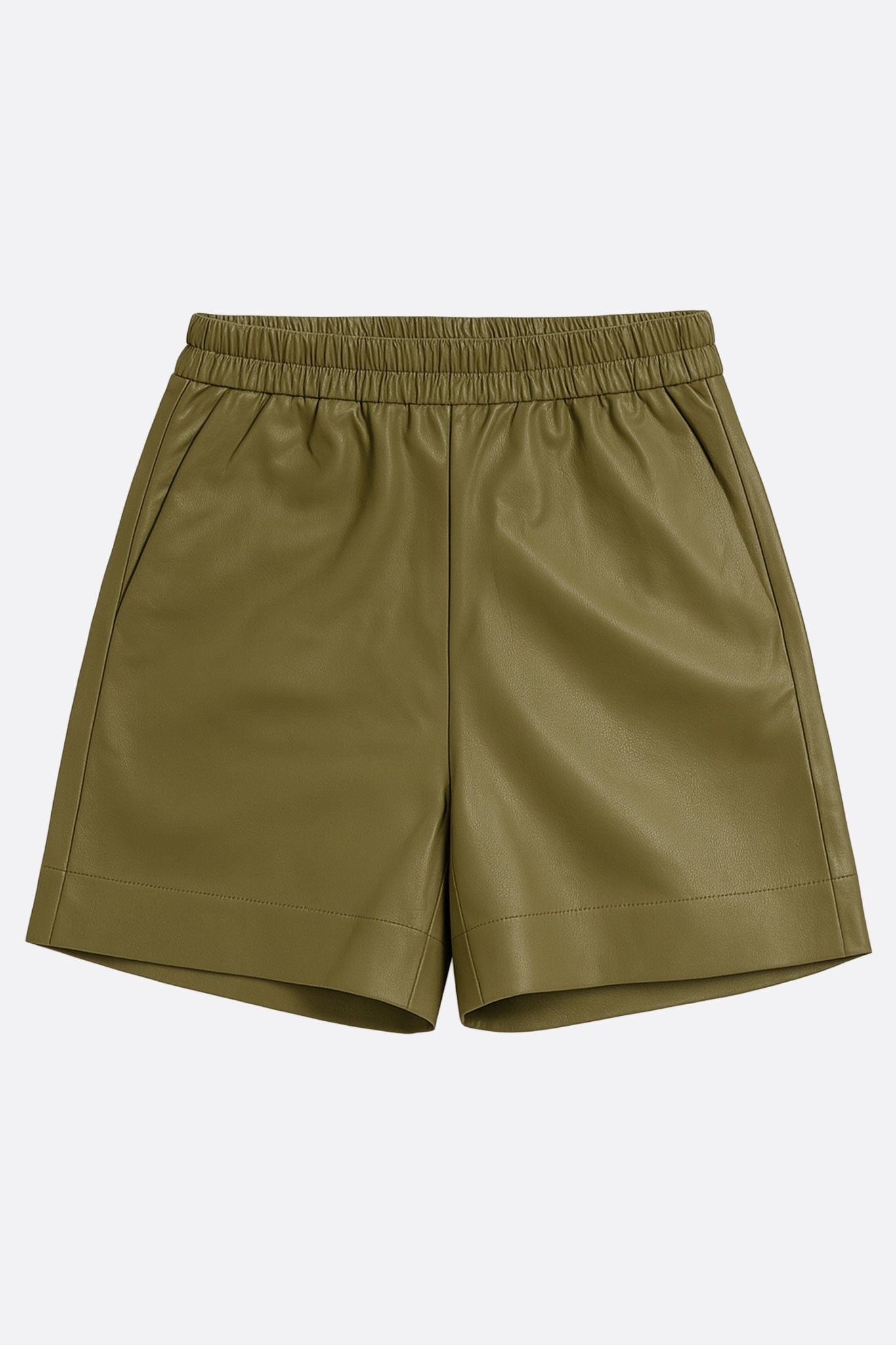 Short chic en similicuir kaki à taille élastique, parfait pour une soirée élégante ou une journée décontractée.