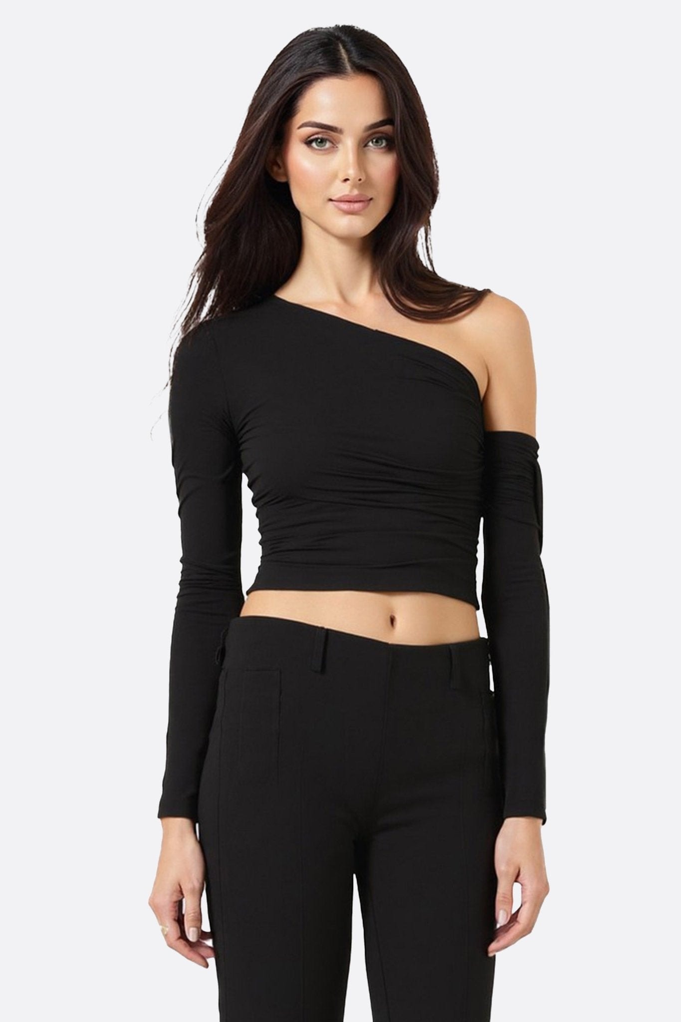 Top noir chic à une manche, drapé élégant, coupe asymétrique parfaite pour soirées raffinées.