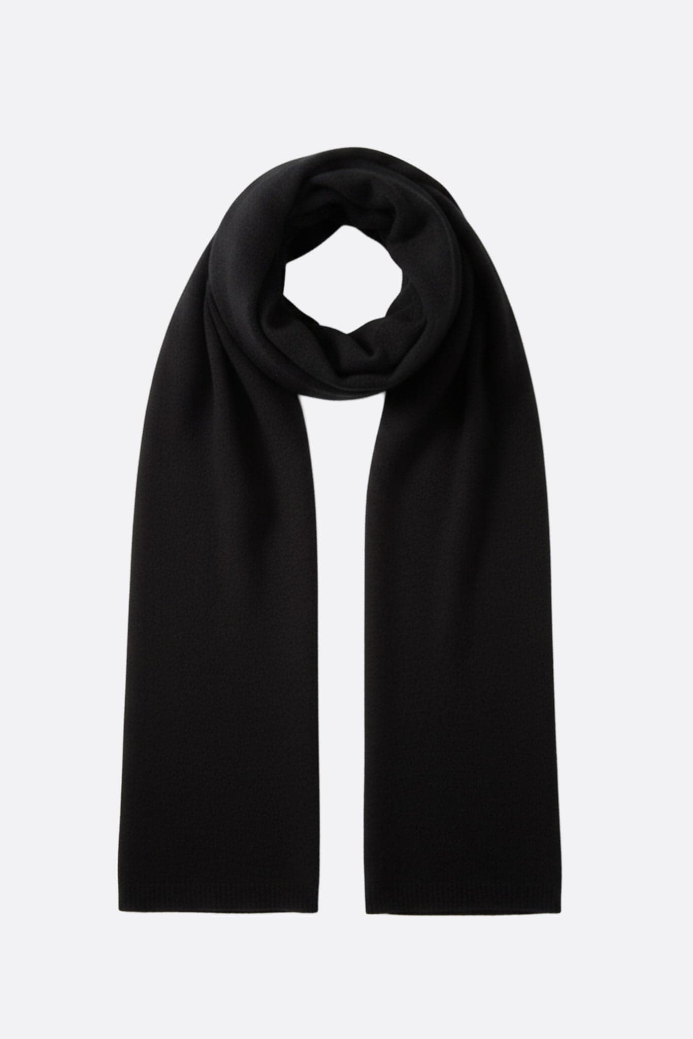 Bufanda de cachemira negra Millenero, accesorio refinado para añadir un toque de elegancia a tus looks de invierno.