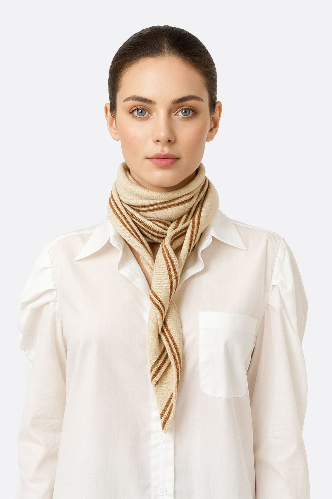Fular de cachemira beige con rayas marrones, accesorio elegante para realzar tus looks de otoño