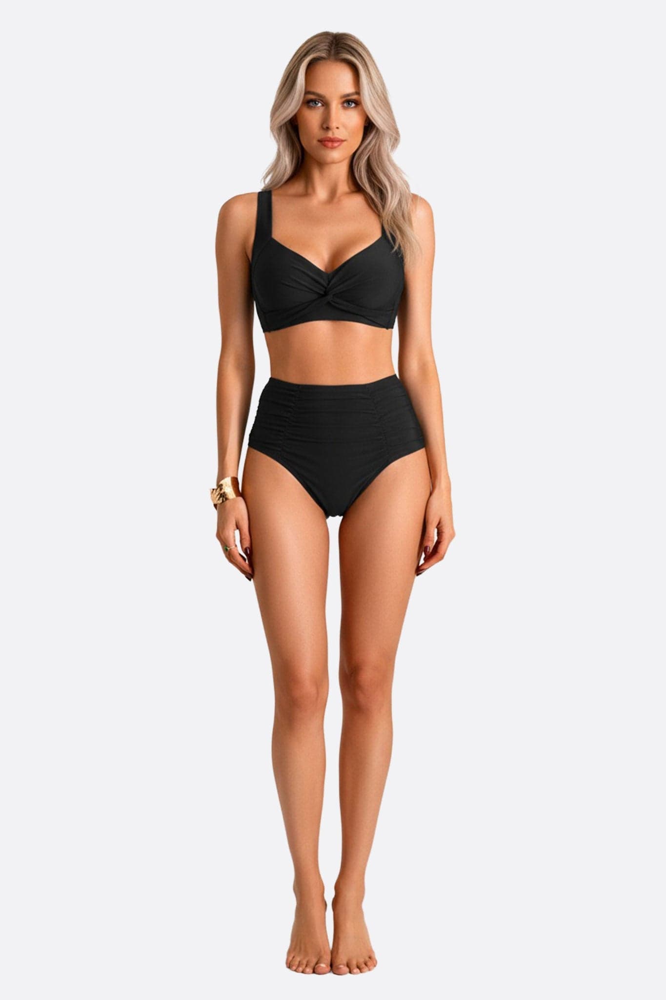 Schwarzer Bikini mit hoher Taille, formend, betont die Silhouette, ideal für stilvolle Momente am Pool.