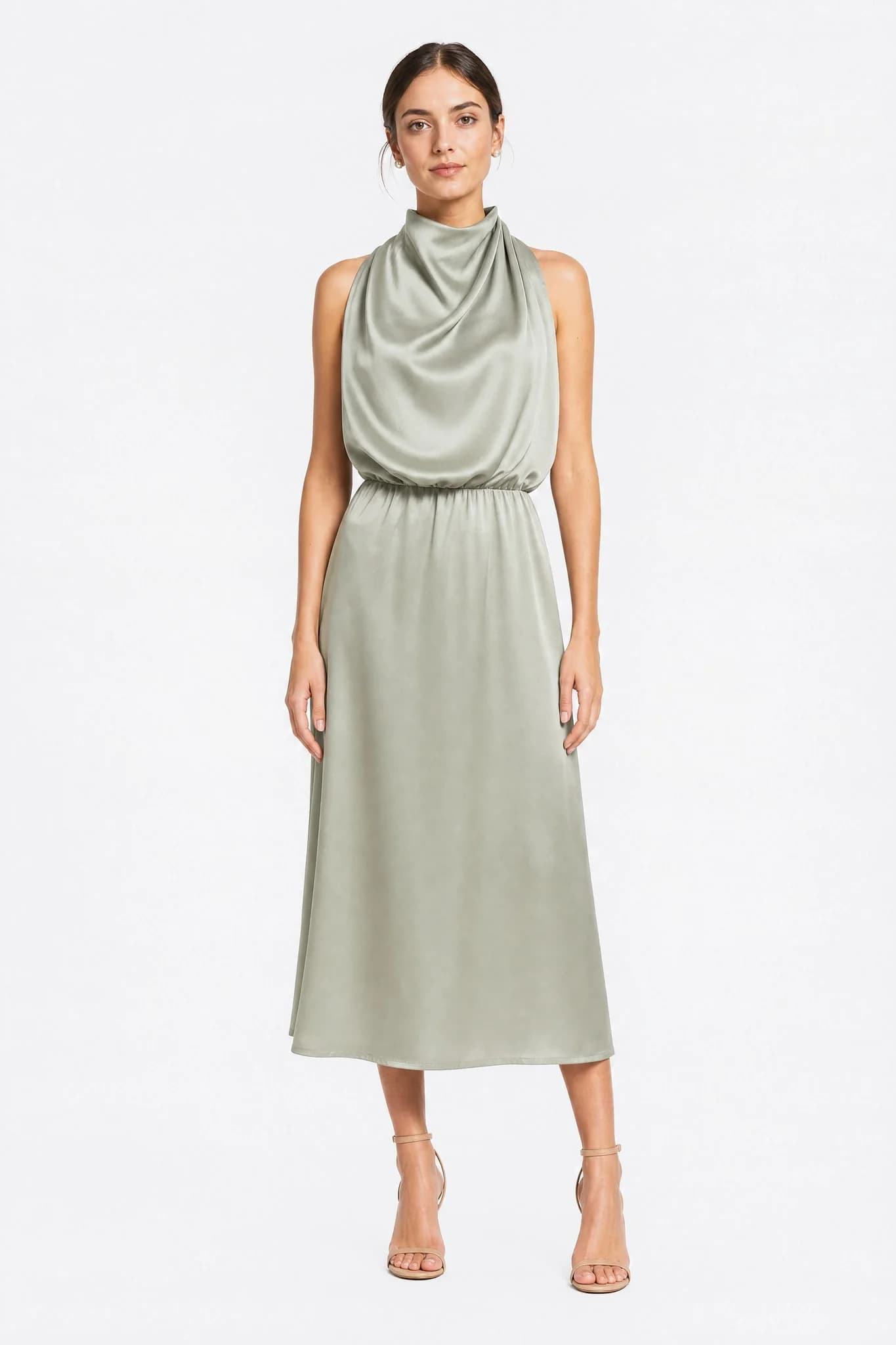 Elegante abito midi in raso verde salvia con scollo drappeggiato, ideale per una serata sofisticata