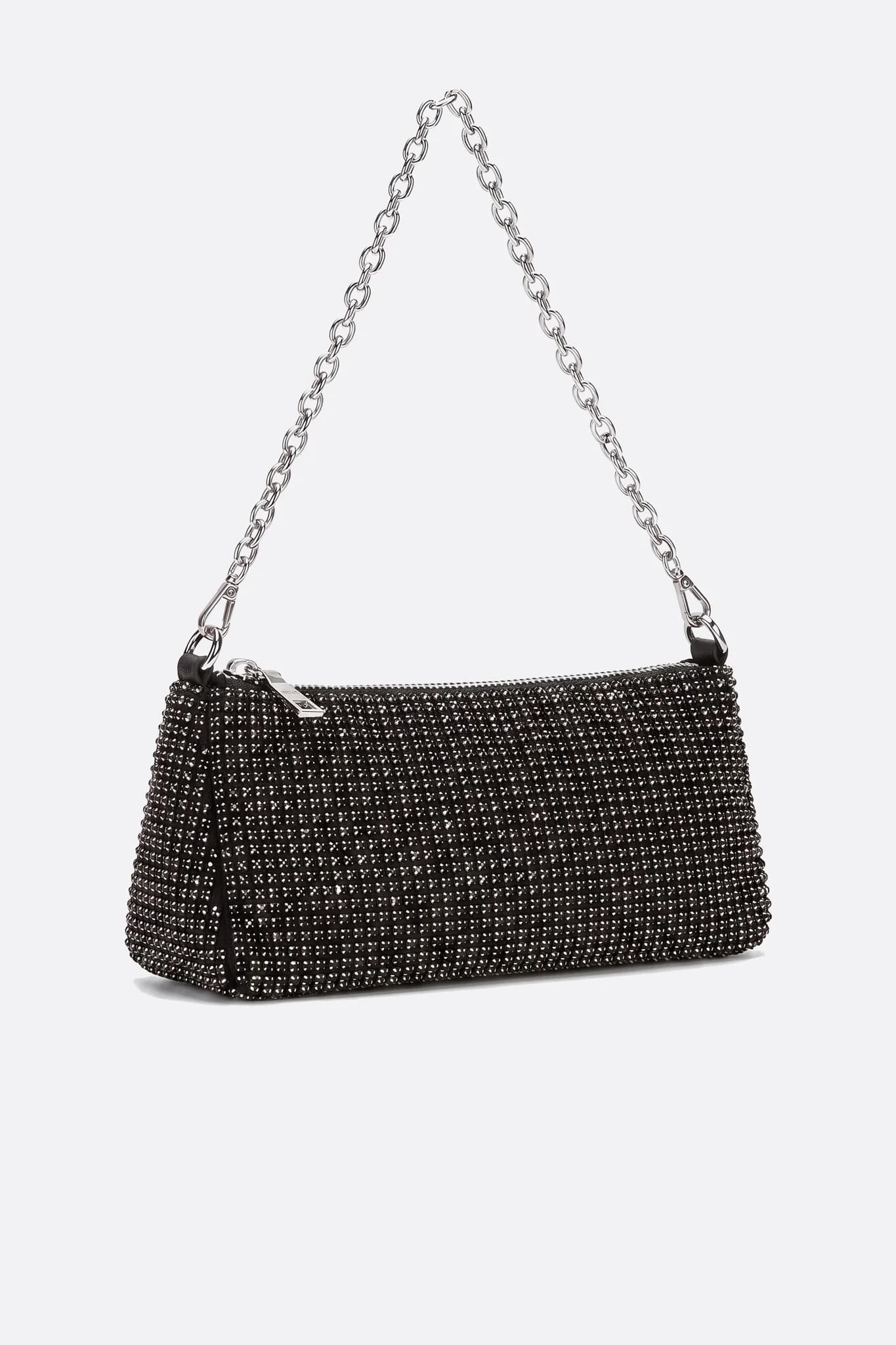 Borsa con cristalli neri, vista frontale su fondo neutro