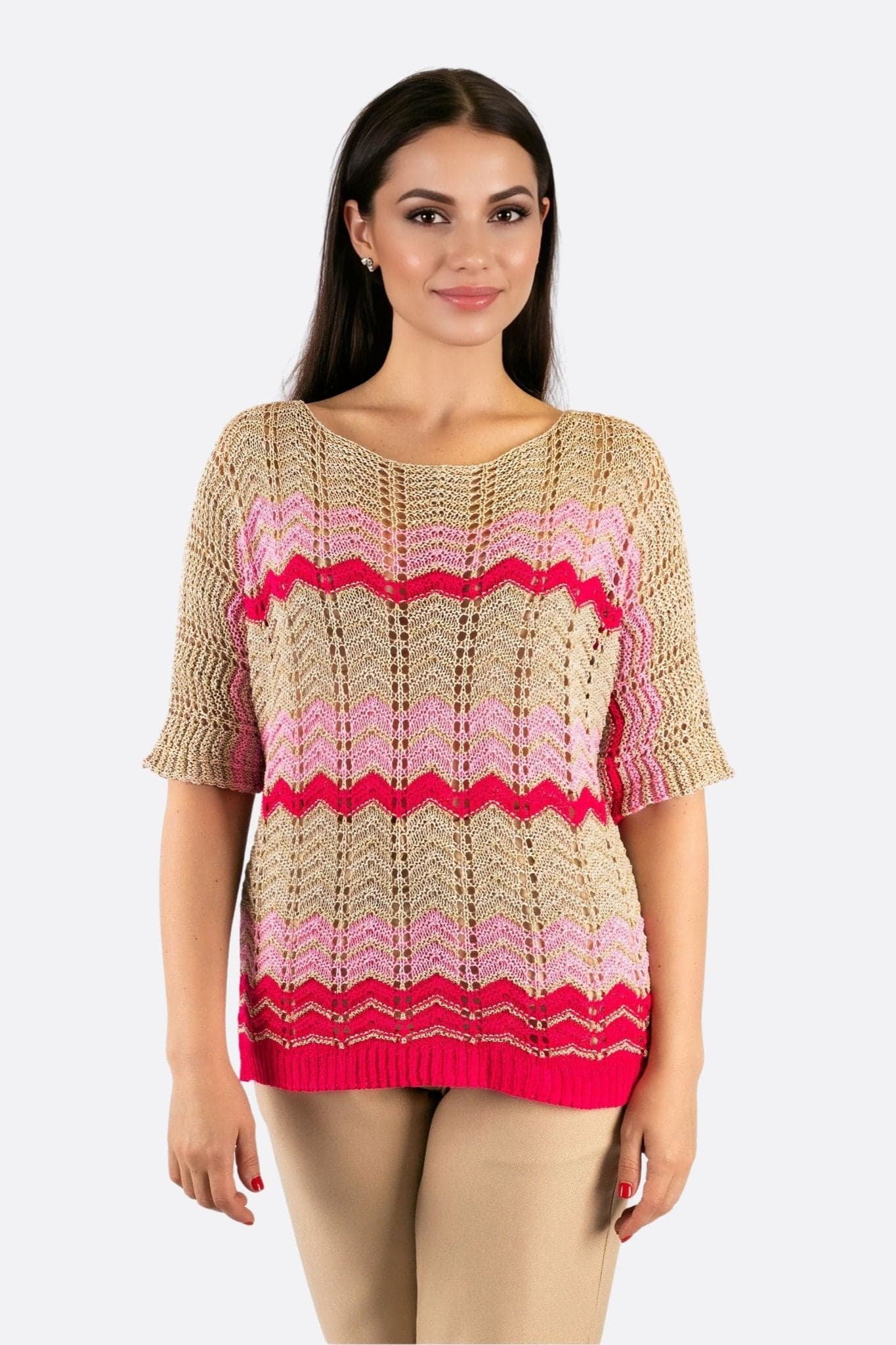 Chic beige knit sweater with pink chevron patterns, made in Italy, ideal for an elegant everyday look.