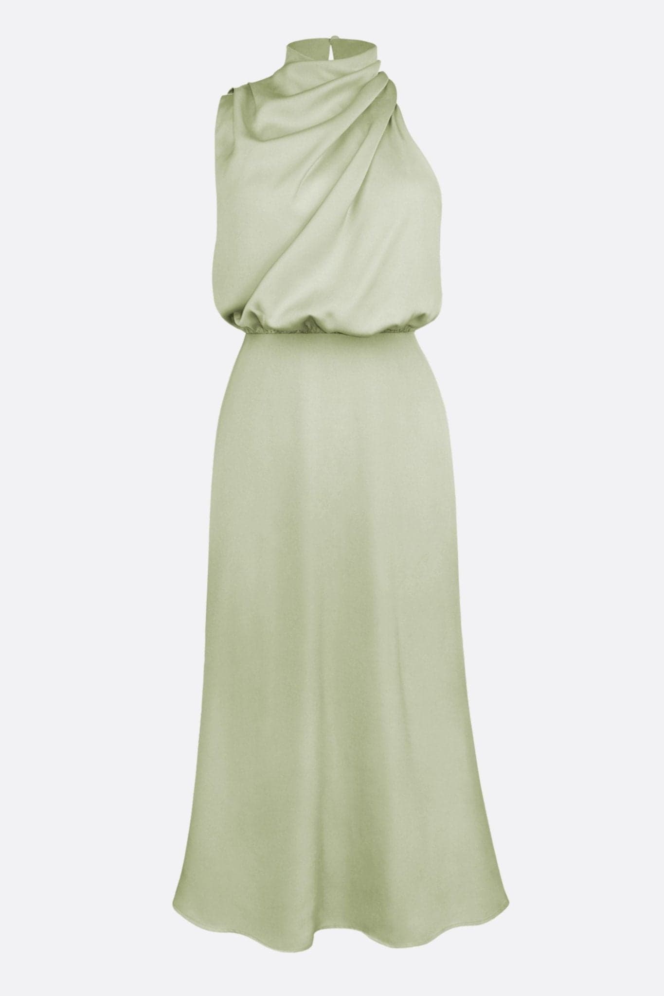 Détail sur le col foulard drapé de la robe longue vert sauge, soulignant une silhouette élégante et féminine.