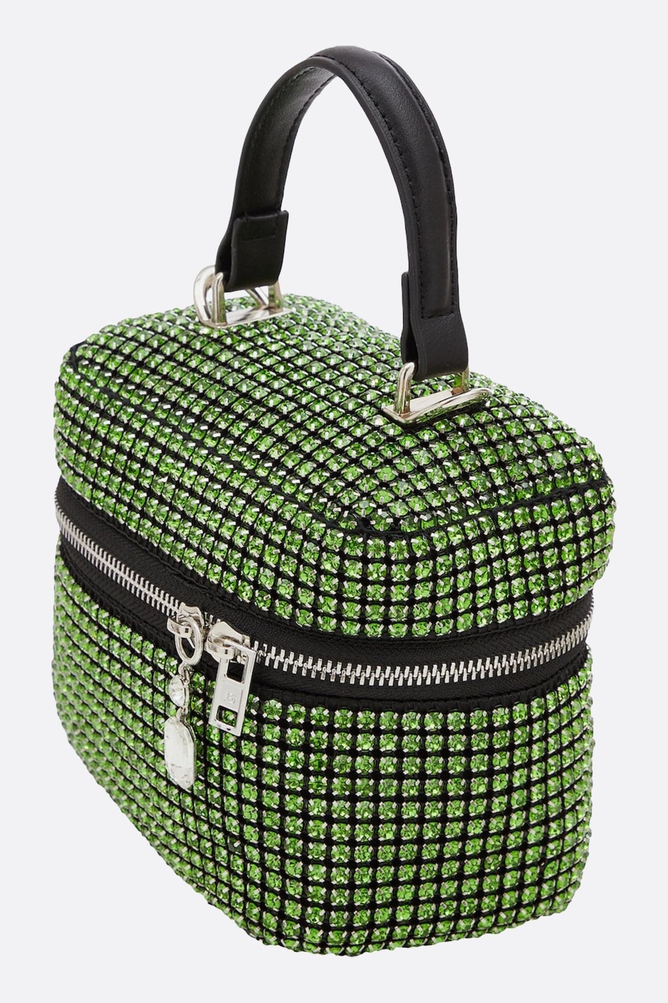 Zoom sur le sac de soirée à cristaux émeraude, élégant et compact, parfait pour accompagner vos tenues de gala.