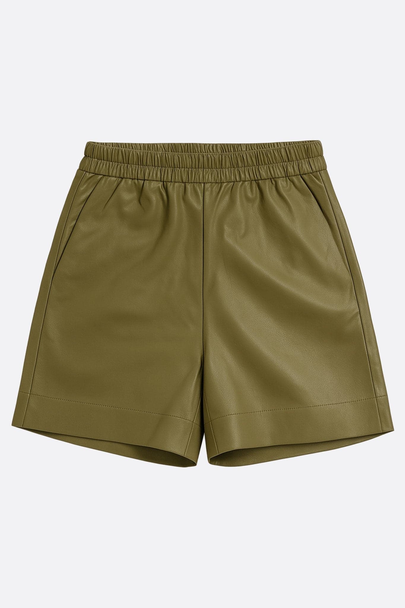 Chic Shorts aus Kunstleder in Khaki mit elastischem Bund, perfekt für einen eleganten Abend oder einen lässigen Tag.