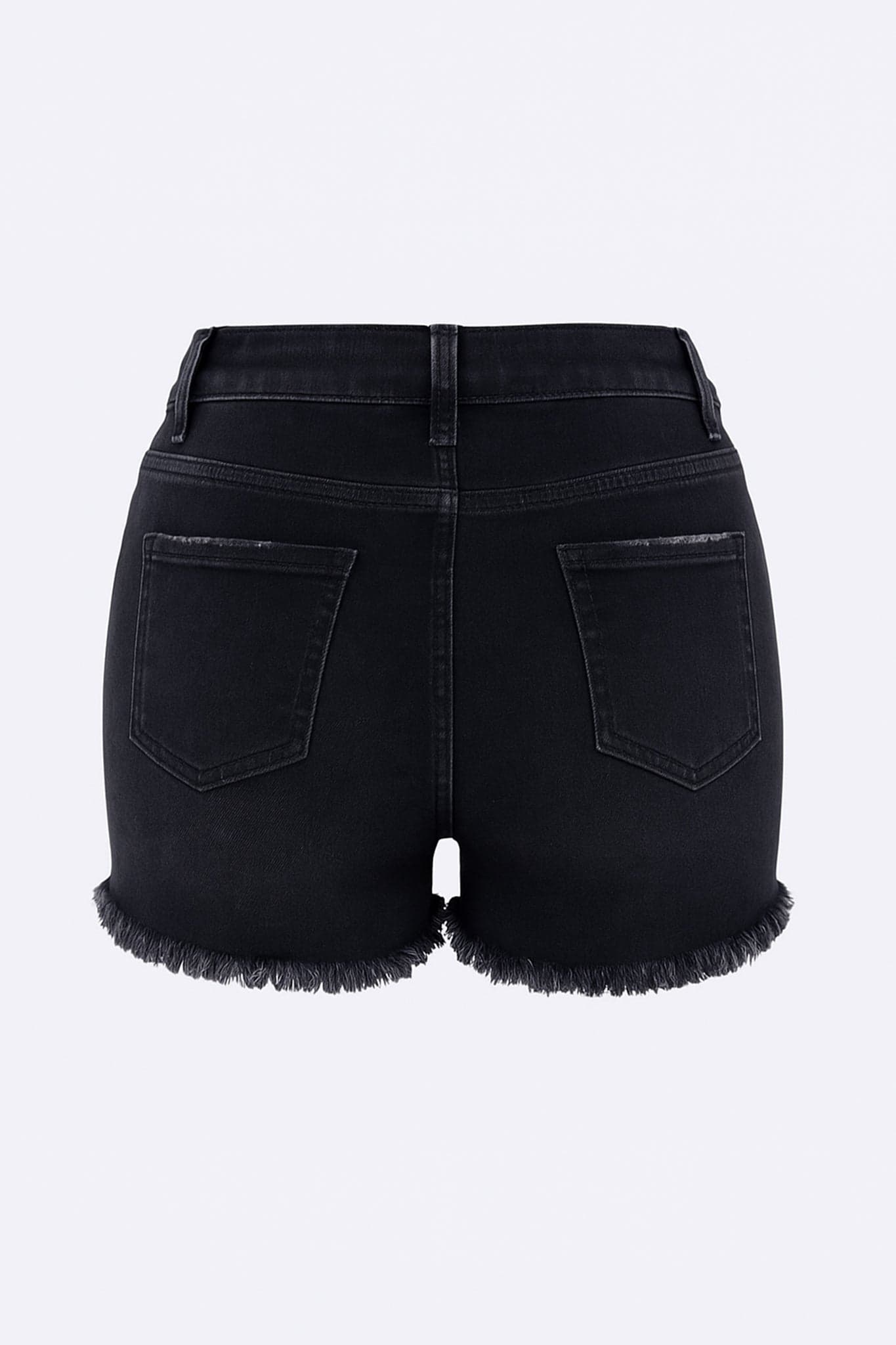 Vista laterale dei short neri slavati, stile sfilacciato, elastan, ideali per uscite casual e alla moda.