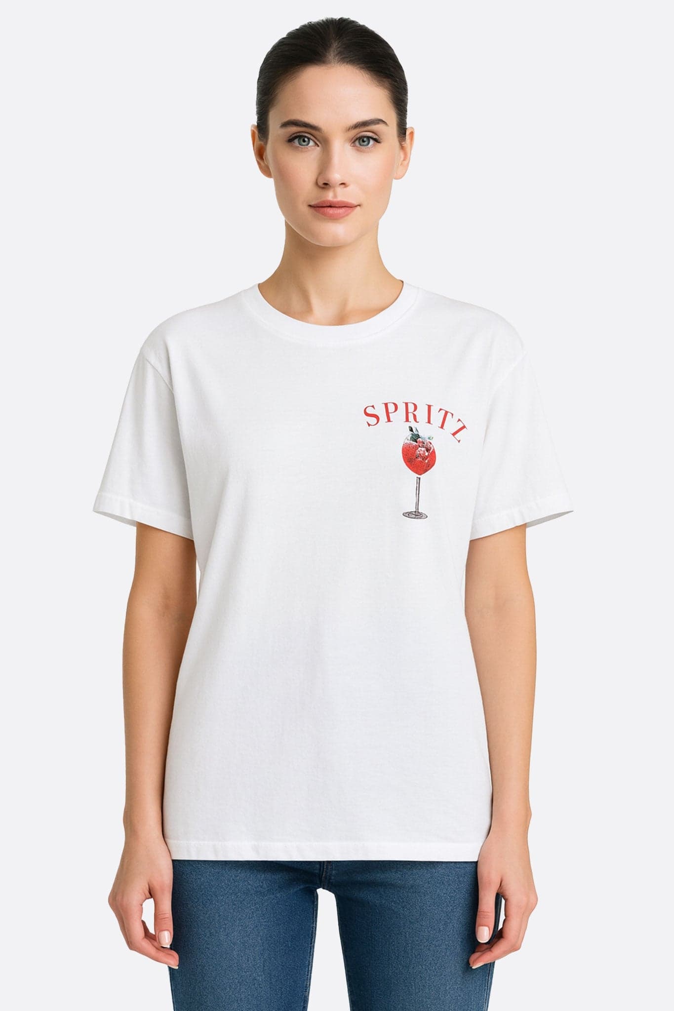 Oversize-T-Shirt in Weiß mit witzigem Spritz-Motiv, perfekt für entspannte Tage und italienische Lebensfreude.