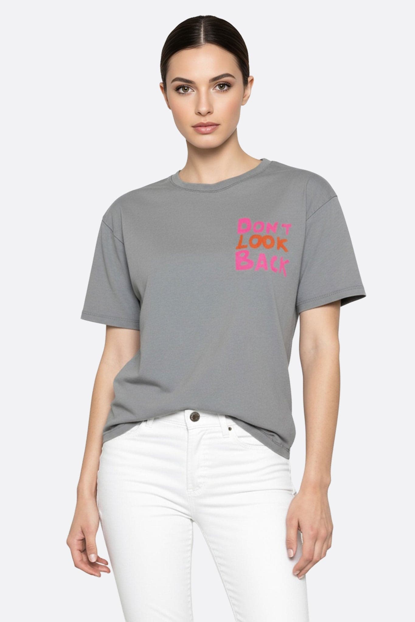Graues Oversize-T-Shirt mit inspirierendem Motto, ideal für legere Outfits und urbanen Lifestyle, Made in Italy.