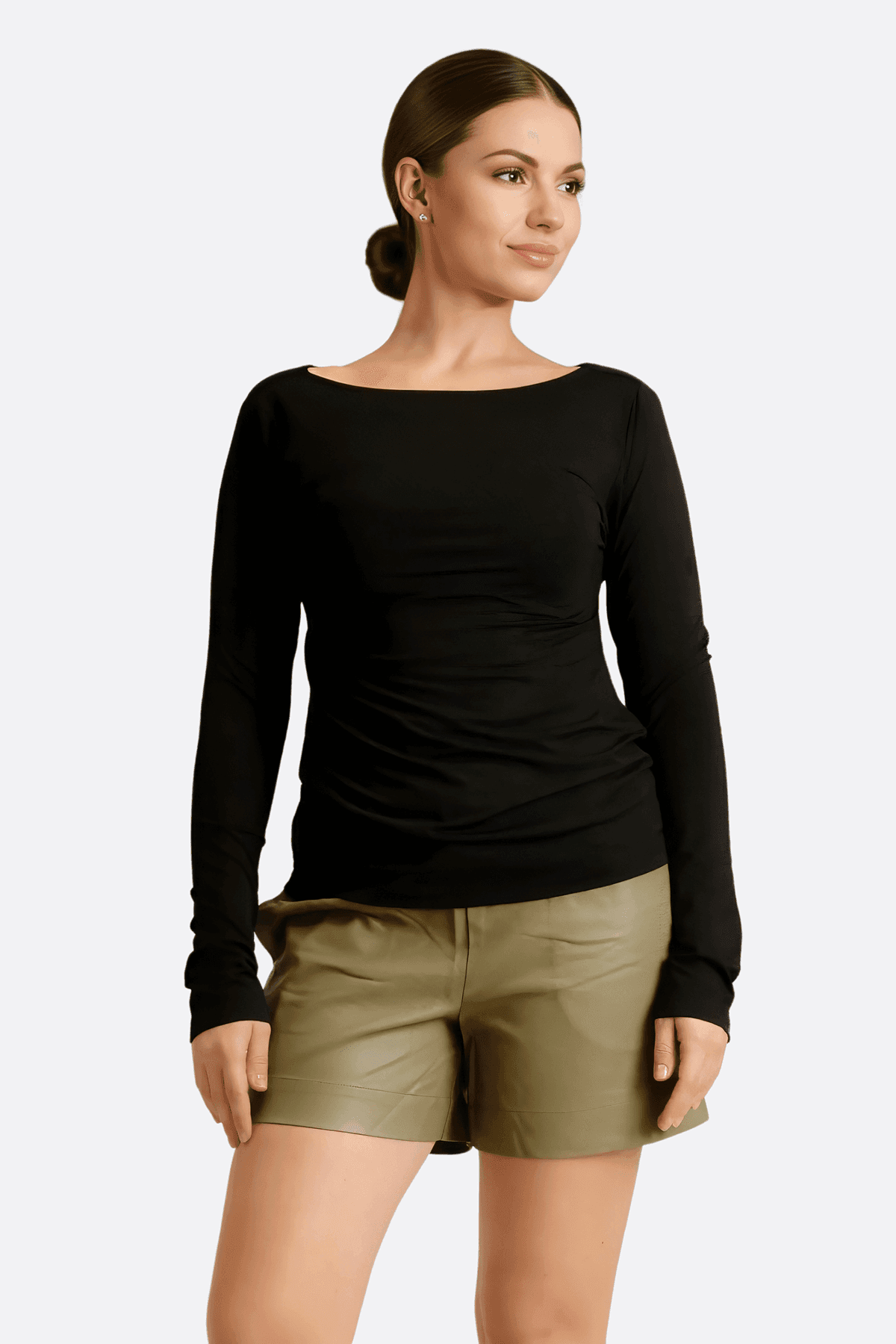Elegantes schwarzes Langarm-T-Shirt mit Bootsausschnitt, perfekt für einen stilvollen Abend oder das Büro.