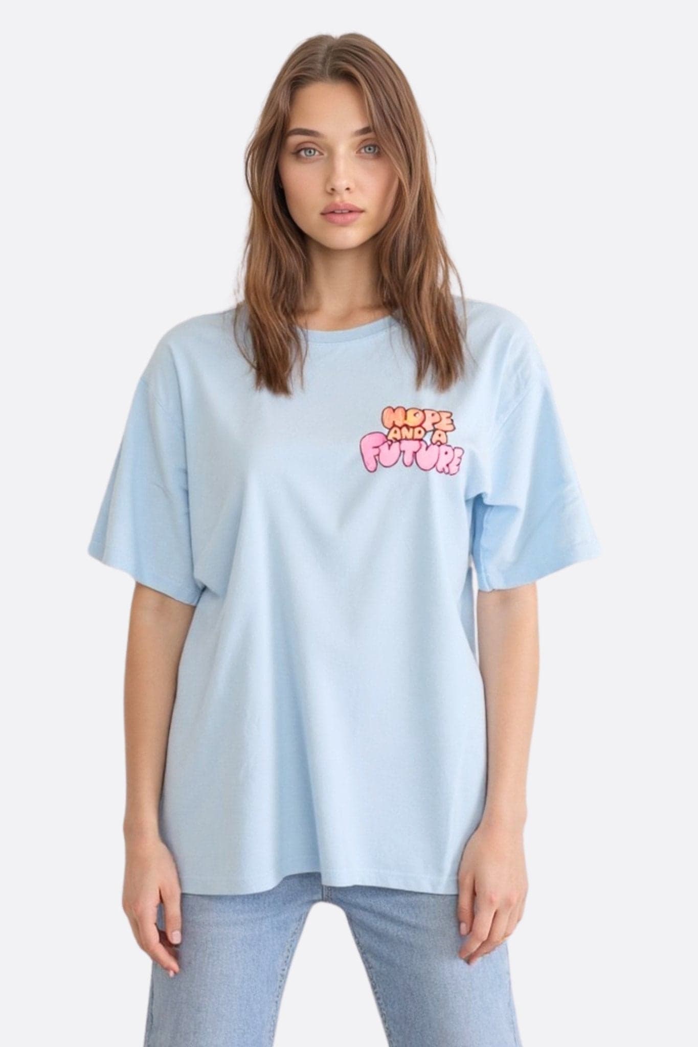 Himmelblaues Oversize-T-Shirt aus hochwertiger Baumwolle mit inspirierendem Aufdruck, ideal für lässige Freizeitlooks.