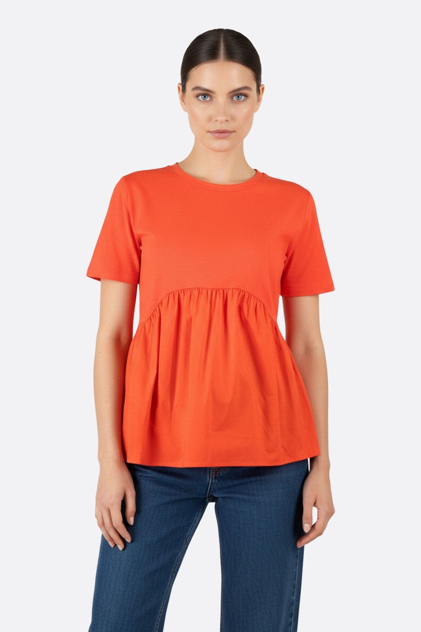 Ampel corail T-Shirt mit raffinierten Raffungselementen für einen lässig-eleganten Look, perfekt für den Alltag.