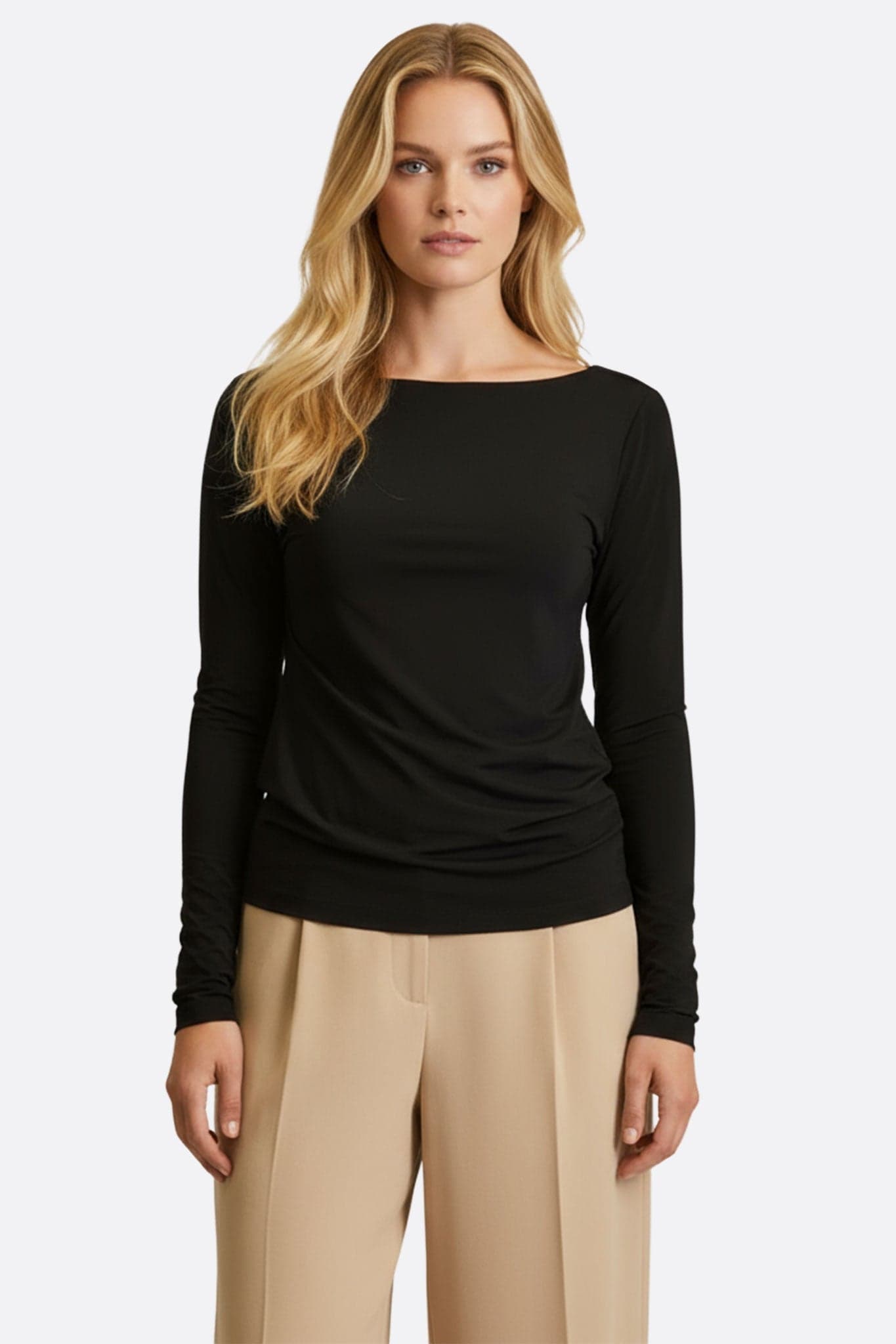 Eleganter schwarzer Longsleeve mit innovativem Twist-Design und offenem Rücken, ideal für stilvolle Anlässe.