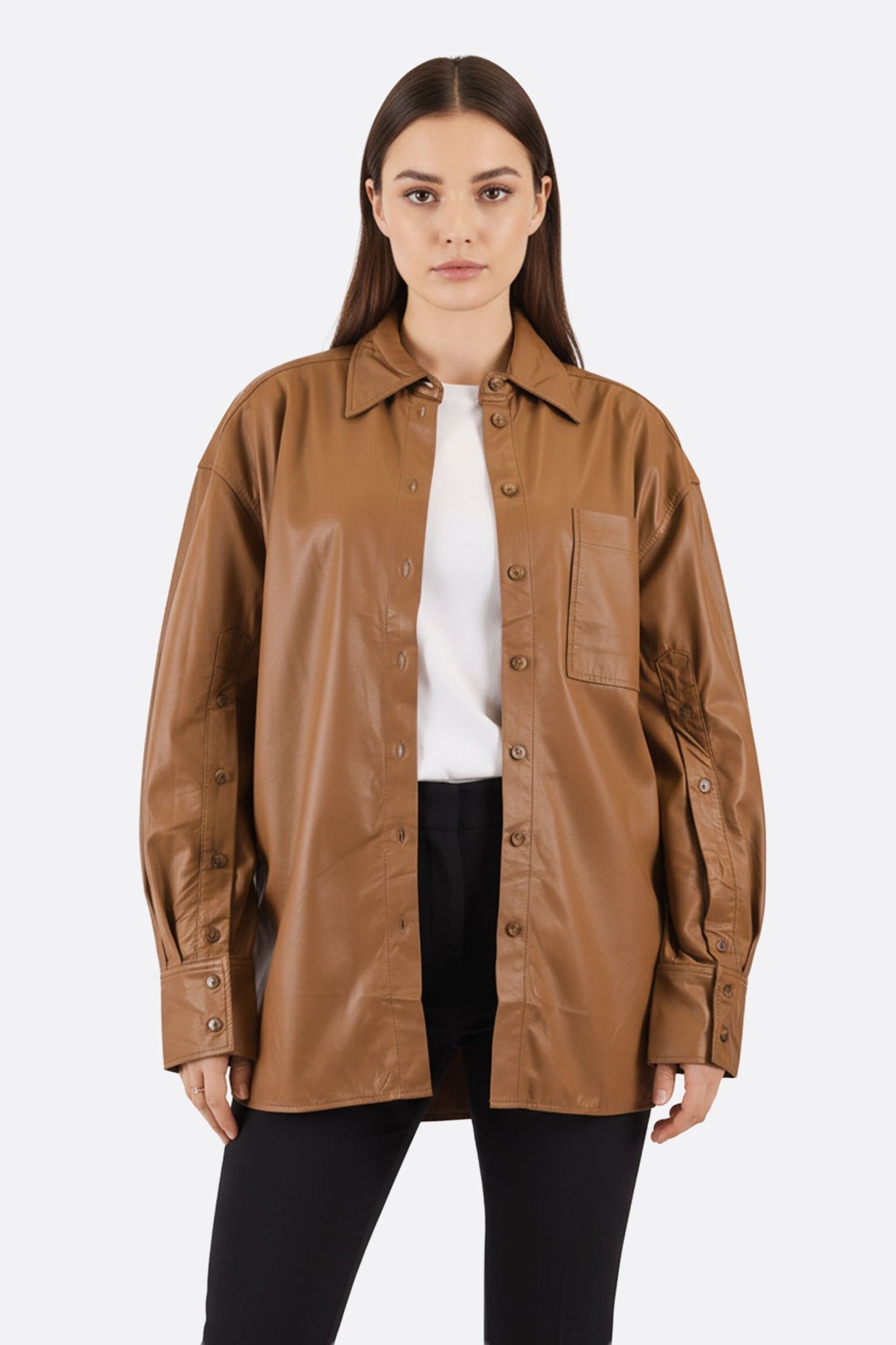 Veste-chemise oversize en similicuir marron, style décontracté et chic pour femme, parfaite pour vos sorties élégantes.