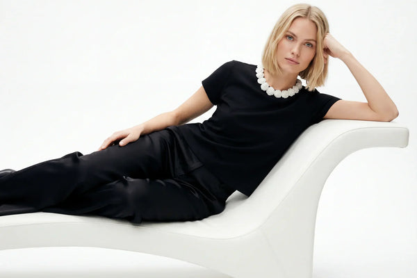 L'arte di scegliere: la t-shirt donna di qualità e la sua vestibilità durevole