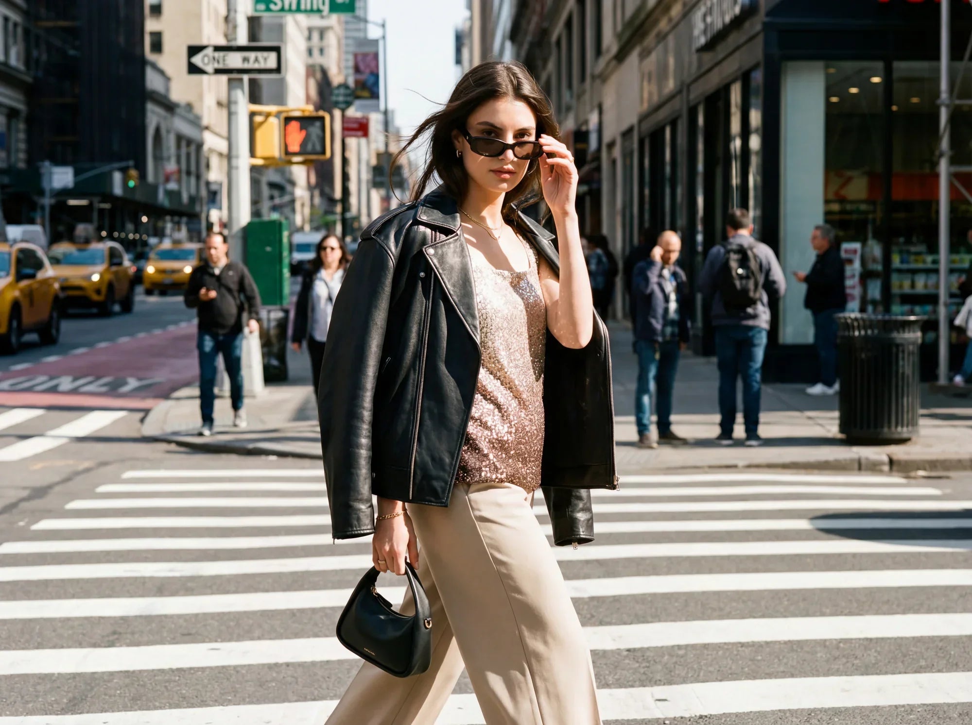 L'Éclat Raffiné : Sublimar el Top de Lentejuelas Mujer de Día como de Noche