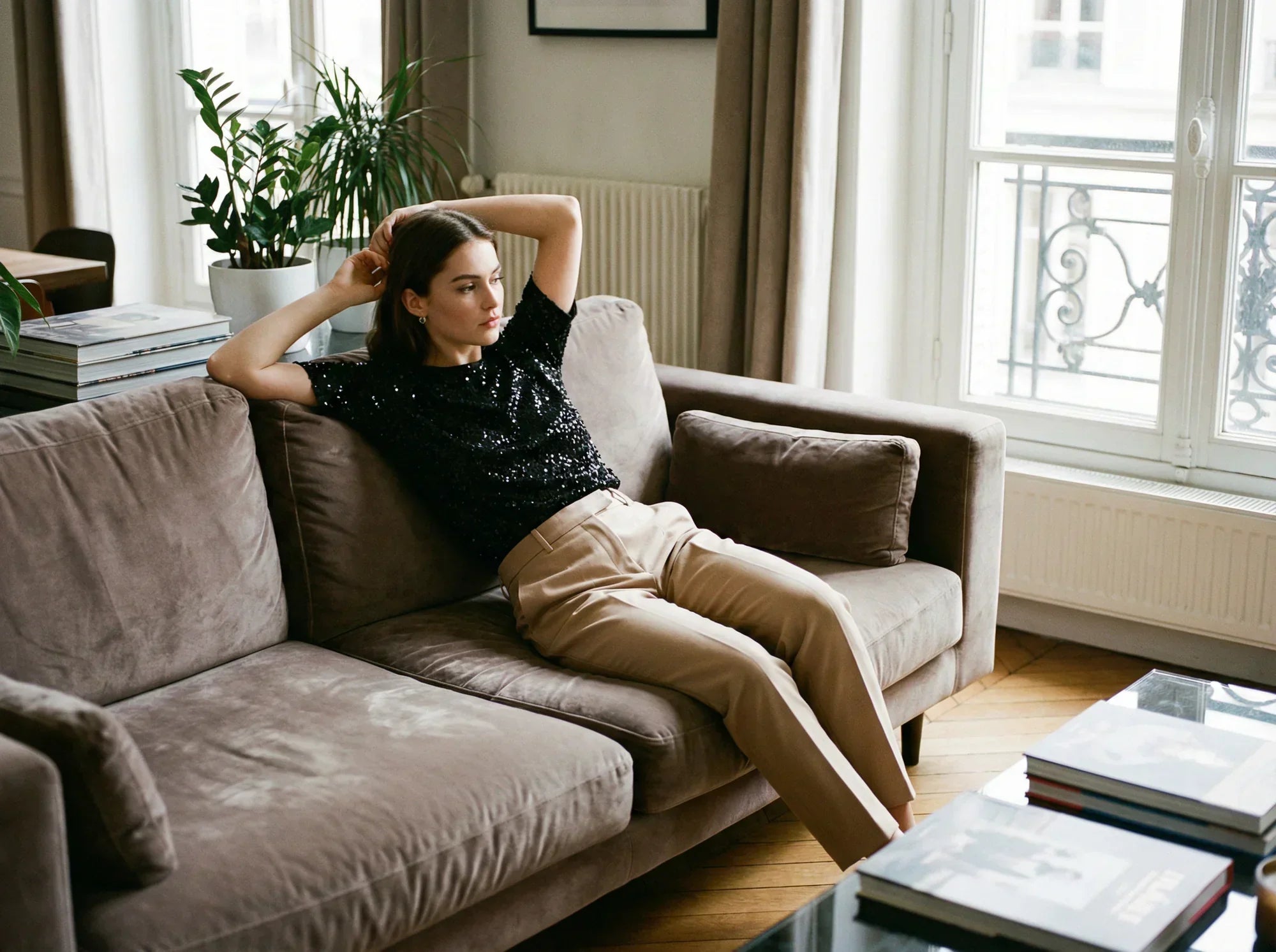 Los tops elegantes y accesorios para combinar con tus atuendos y brillar este invierno