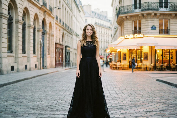 Wählen Sie das perfekte Kleid für eine A-förmige Körperform