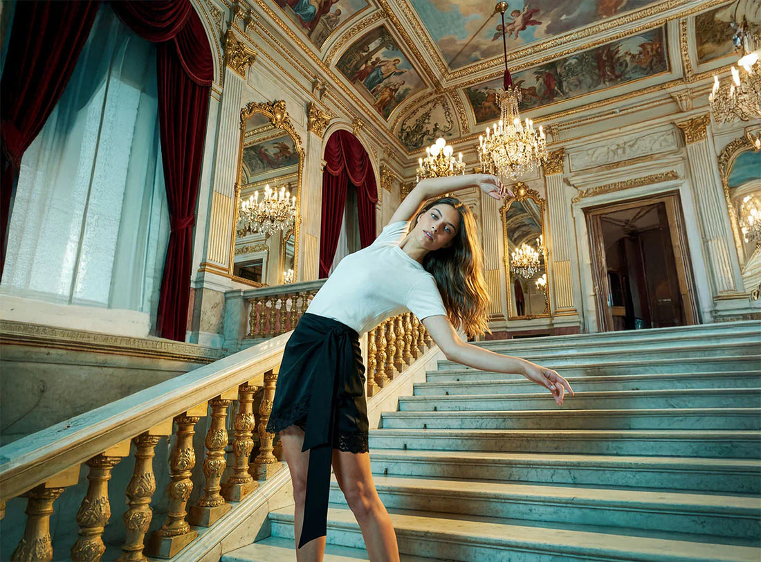 Jupe en dentelle noire intemporelle pour occasions spéciales et élégantes