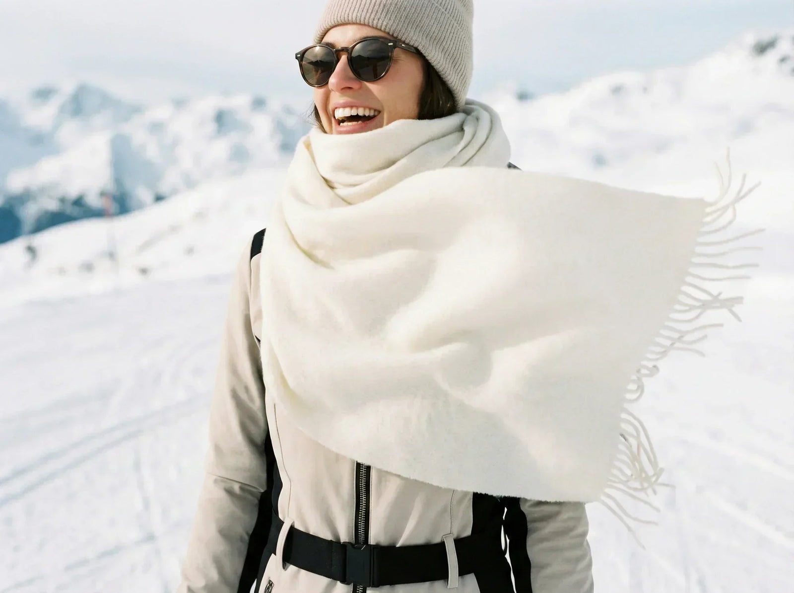 Оставаться стильным зимой: Элегантность и комфорт на лыжных склонах
