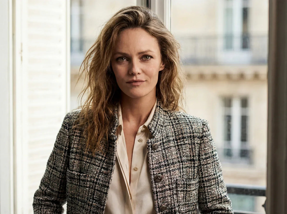 Robe fluide en satin doux pour soirée élégante, vision Misciano de l’élégance et mise en valeur de la silhouette