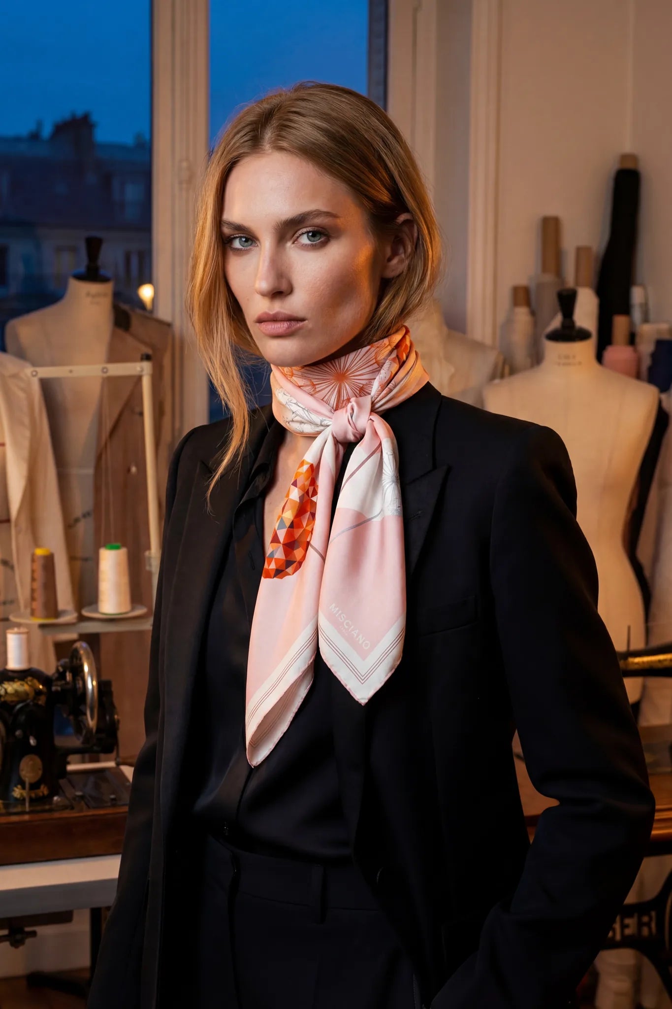 
Carré de soie 90 Pétale Cristallin double face



