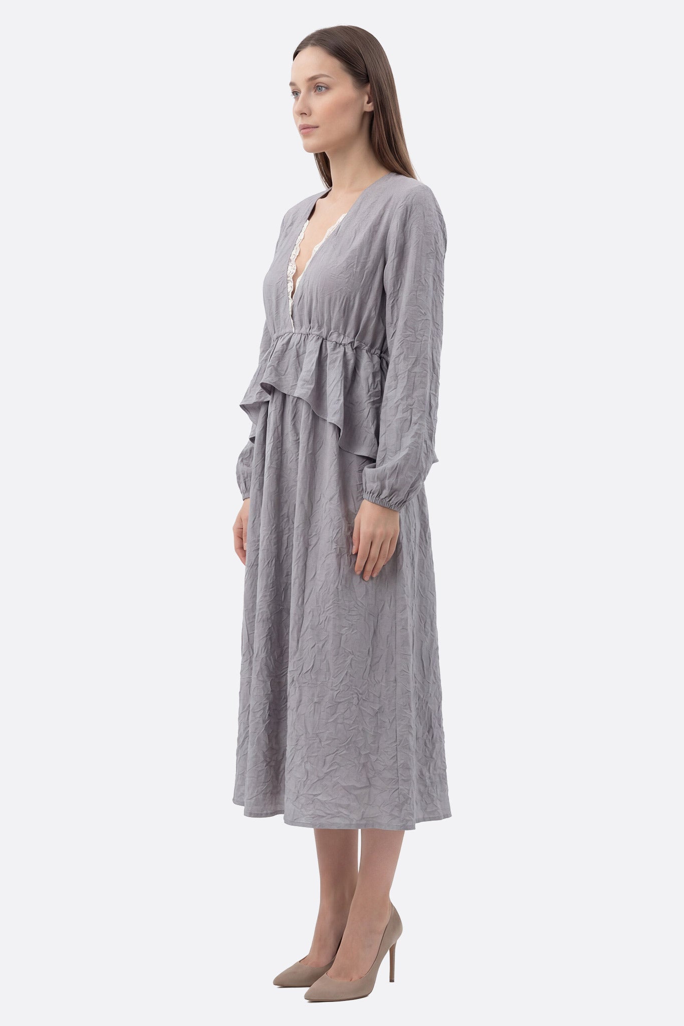 
Robe midi plissée grise à taille ajustable et décolleté v



