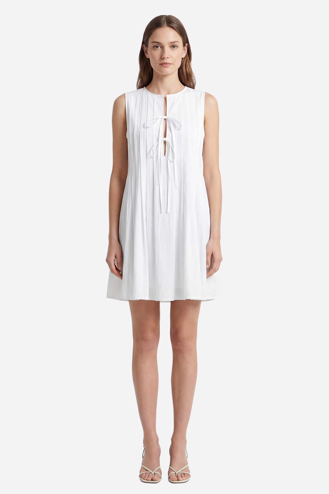 Robe courte blanche en chanvre et coton à liens noués