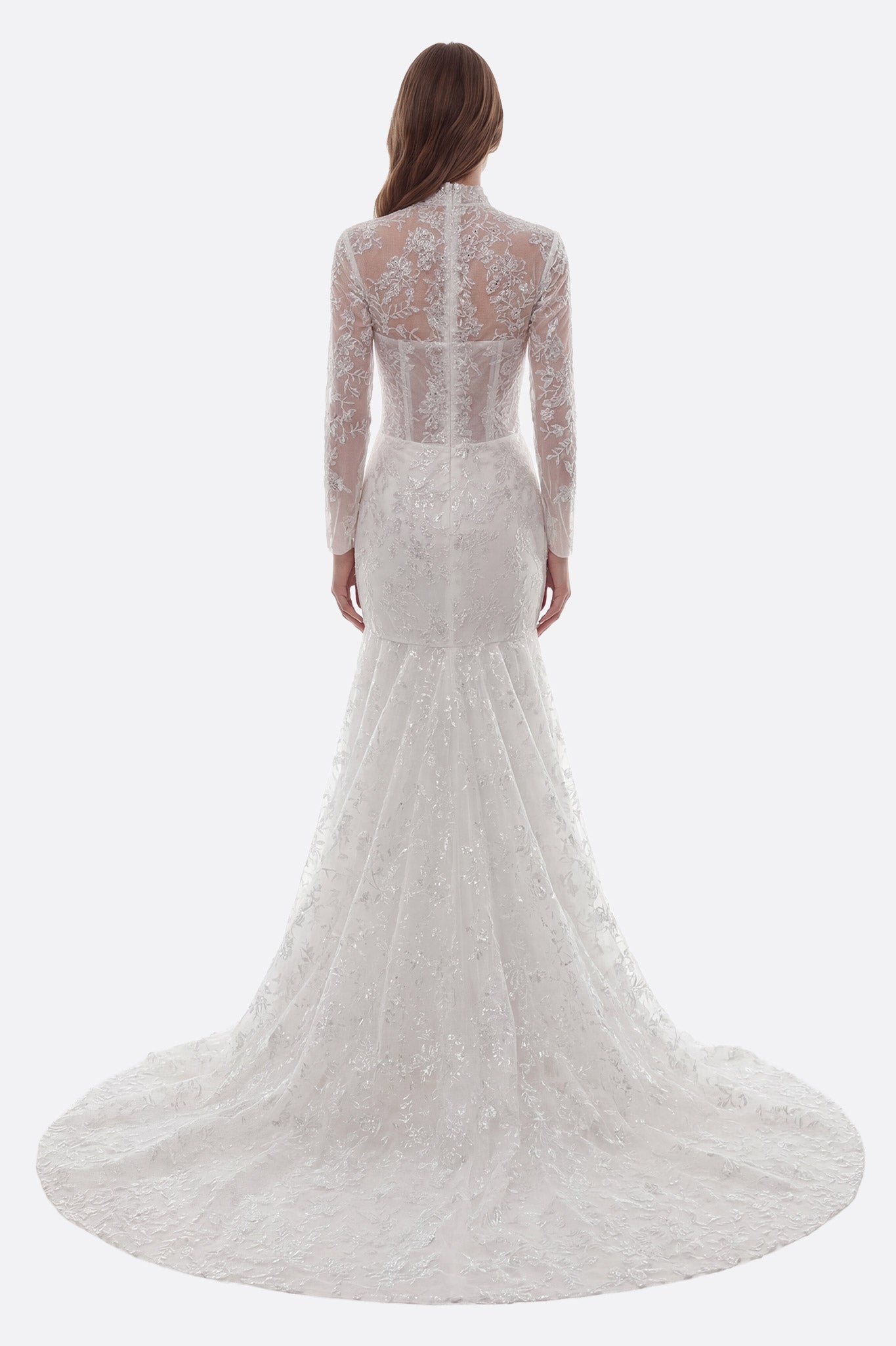 
Robe de mariée sirène en dentelle crème avec manches longues, mettant en valeur une traîne brodée d'une finesse...



