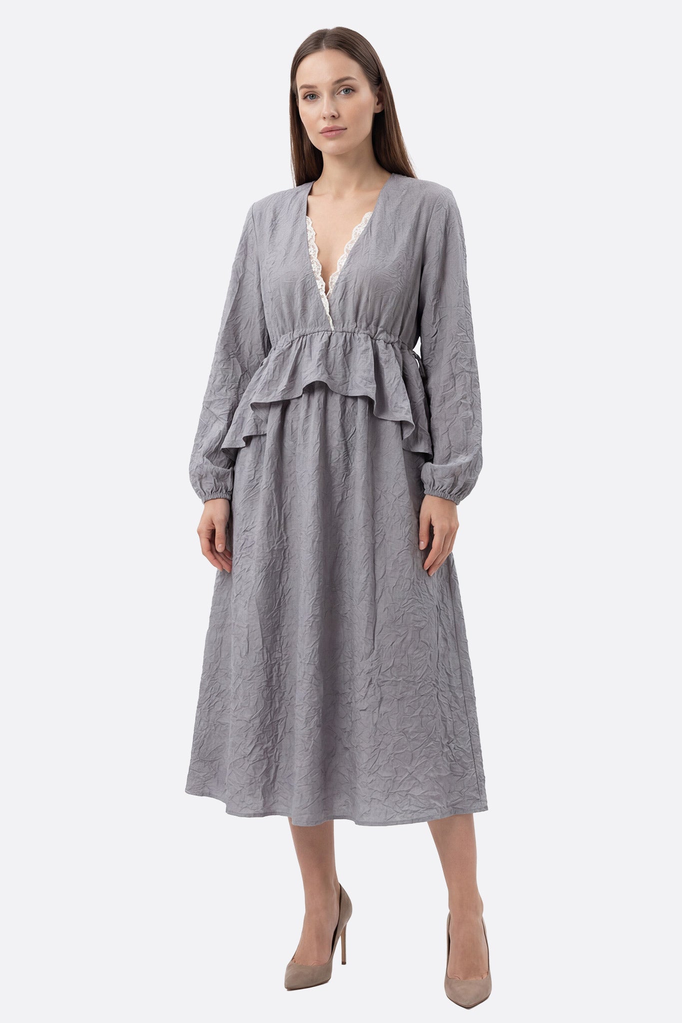 
Robe midi plissée grise à taille ajustable et décolleté v



