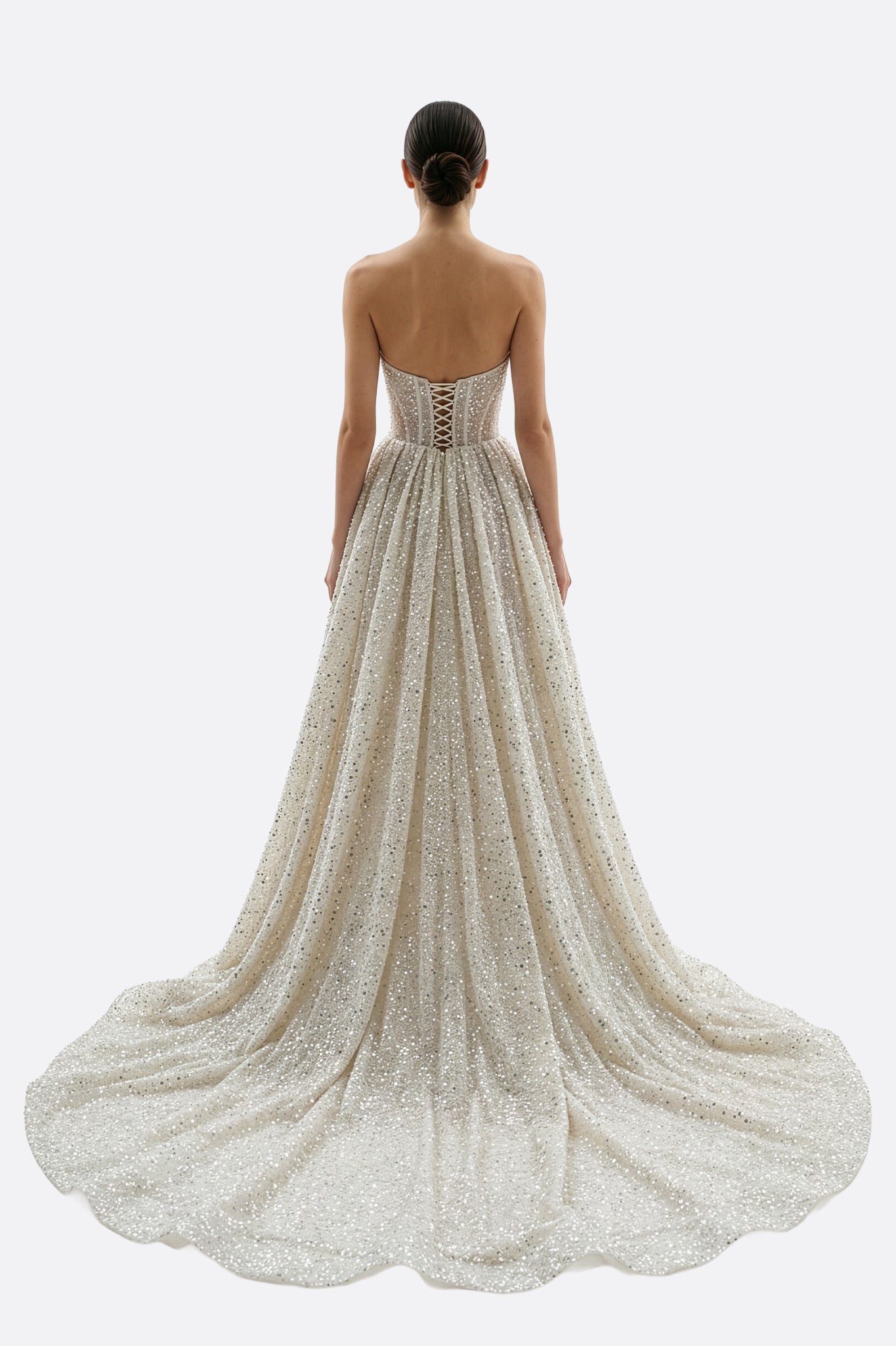 
Robe de mariée bustier Sorene perlée à fente haute



