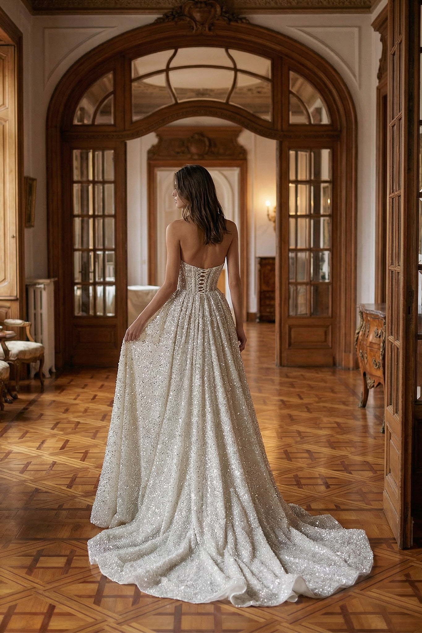 Robe de mariée bustier Sorene perlée à fente haute