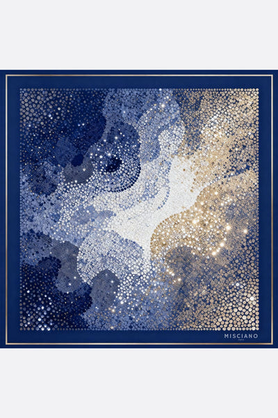 
Carré de soie Mosaïque Nocturne 90, riche jeu de bleu nuit et éclats dorés, pièce élégante pour soirées glamour.



