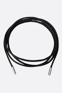 Ceinture cordon noire fine à embouts métalliques argentés