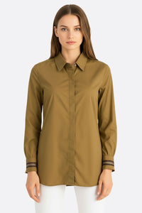 Женская рубашка приталенного кроя из хаки-цветного хлопка