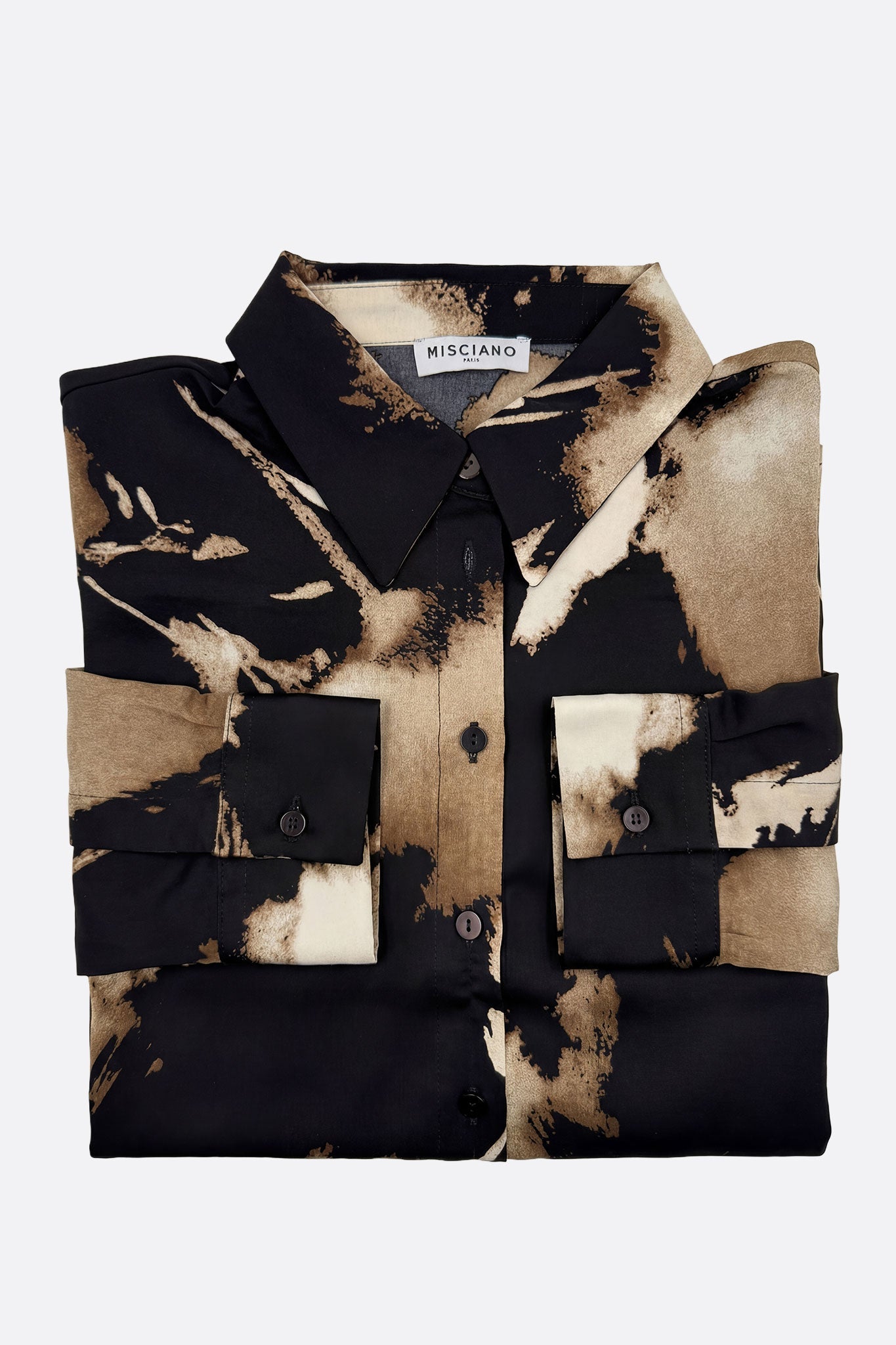 Атмосферная чёрная блузка из вискозы с абстрактным бежевым принтом, стильный выбор для офисной одежды или вечернего выхода.